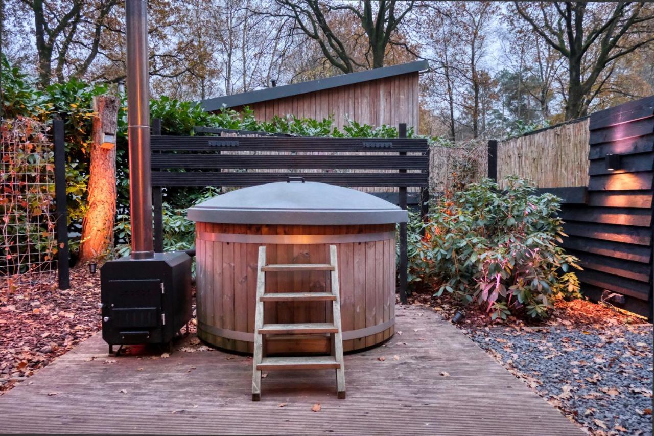 Lodge In Een Bosrijke Omgeving Met Hottub & Sauna Opt Rheezerveen Dış mekan fotoğraf