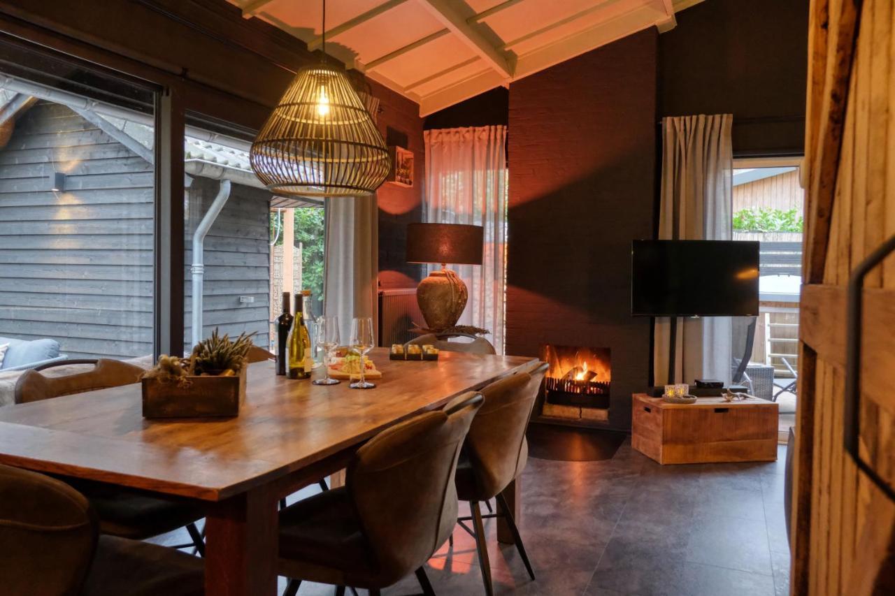 Lodge In Een Bosrijke Omgeving Met Hottub & Sauna Opt Rheezerveen Dış mekan fotoğraf