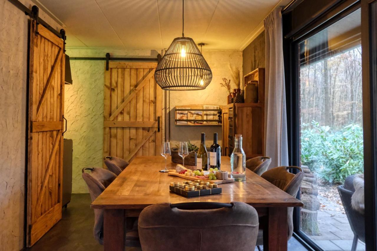 Lodge In Een Bosrijke Omgeving Met Hottub & Sauna Opt Rheezerveen Dış mekan fotoğraf