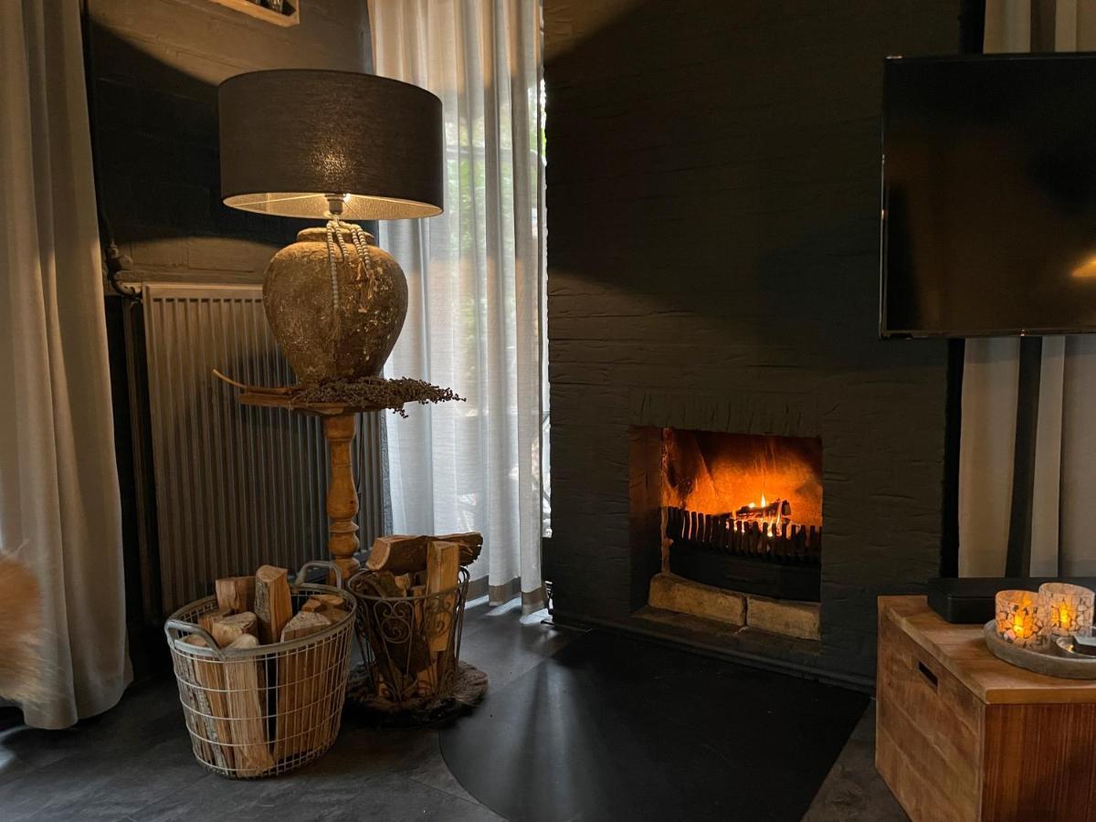 Lodge In Een Bosrijke Omgeving Met Hottub & Sauna Opt Rheezerveen Dış mekan fotoğraf