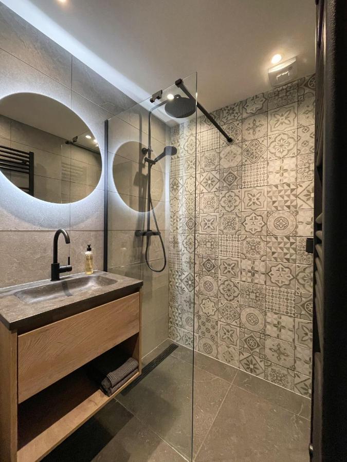Lodge In Een Bosrijke Omgeving Met Hottub & Sauna Opt Rheezerveen Dış mekan fotoğraf