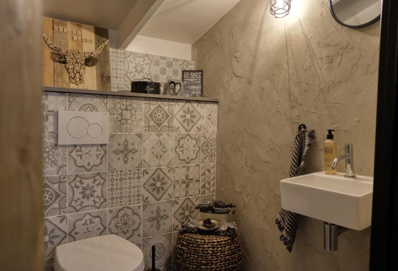 Lodge In Een Bosrijke Omgeving Met Hottub & Sauna Opt Rheezerveen Dış mekan fotoğraf