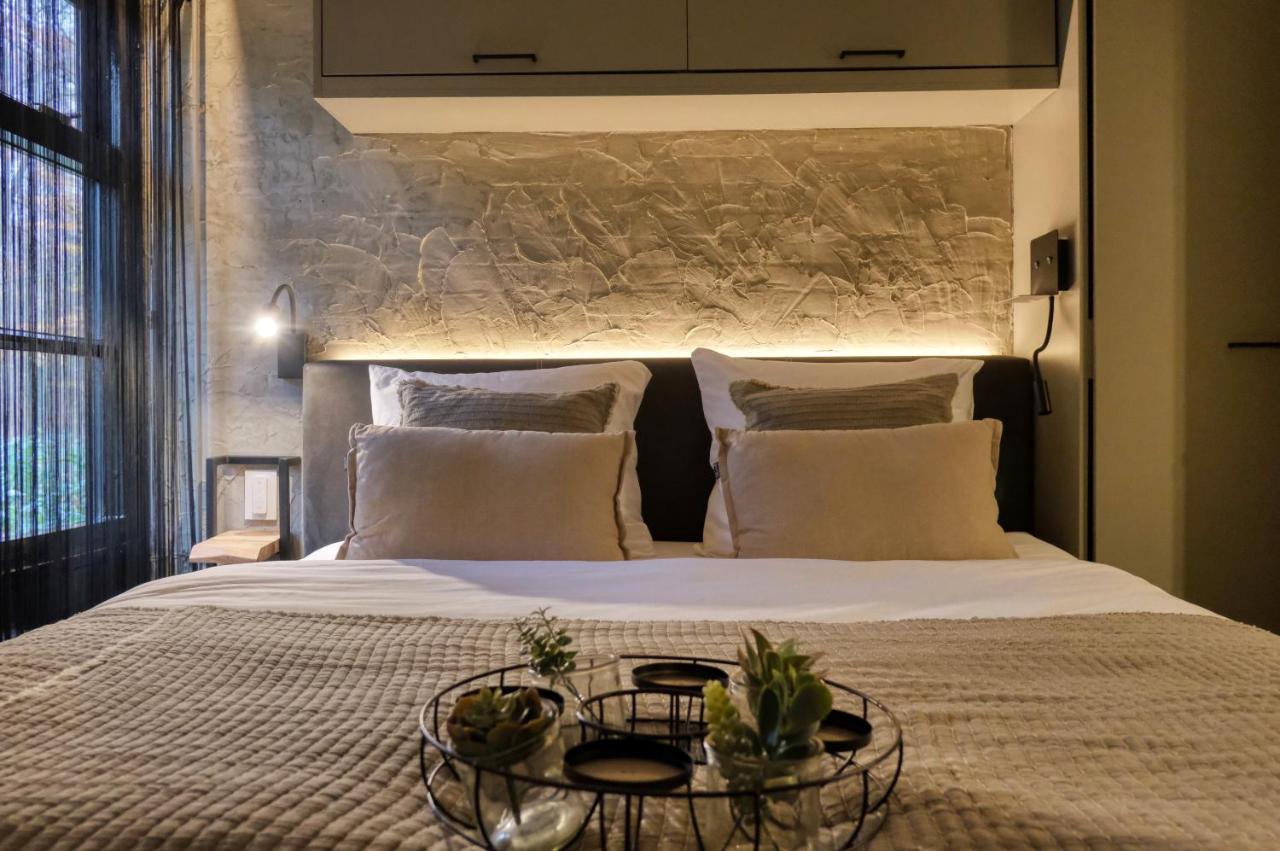 Lodge In Een Bosrijke Omgeving Met Hottub & Sauna Opt Rheezerveen Dış mekan fotoğraf